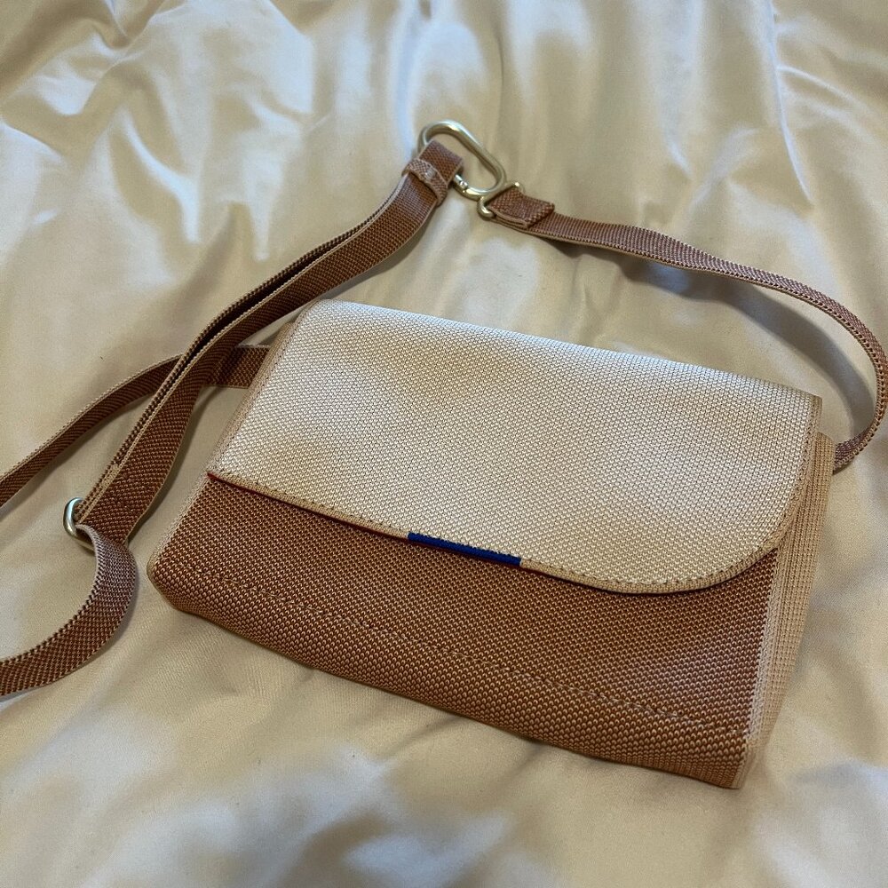NWOT Rothy's "The Belt Bag" in Biscotti Brown